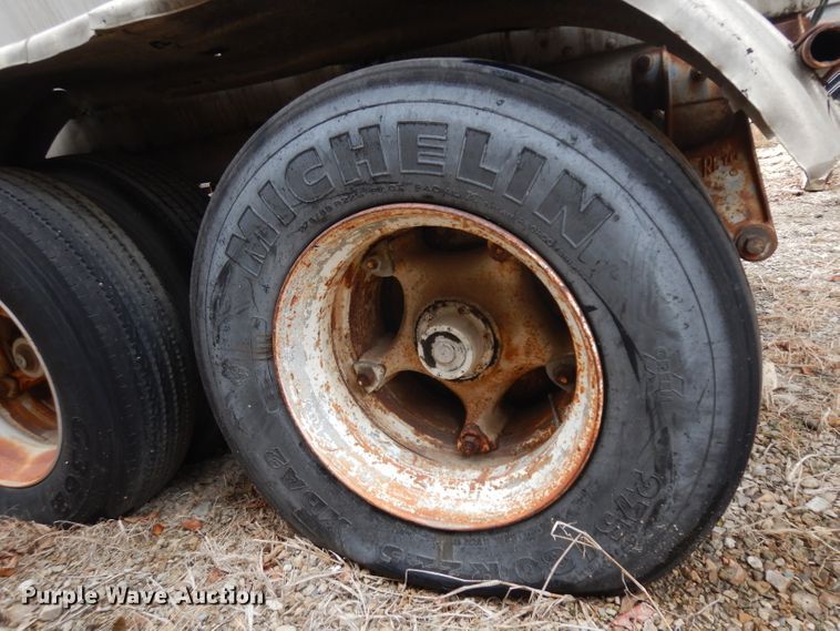 image for item EY9007 1972 Butler tank trailer