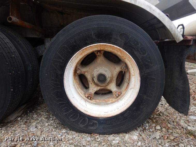 image for item EY9007 1972 Butler tank trailer