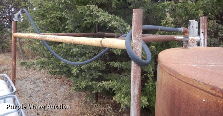 image for item EY9009 (2) fuel tanks