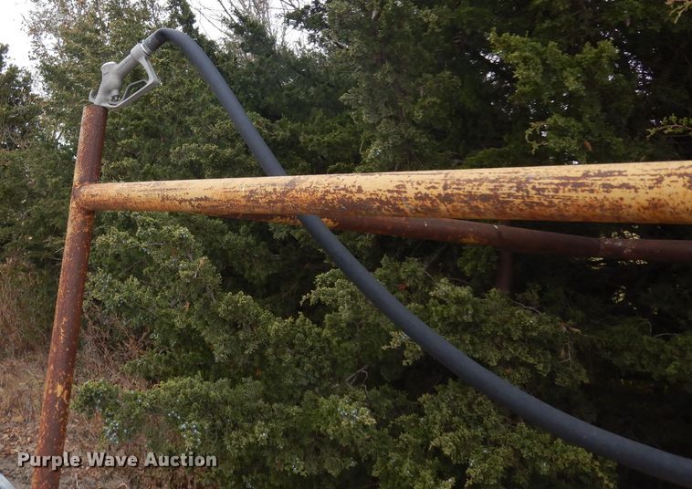 image for item EY9009 (2) fuel tanks