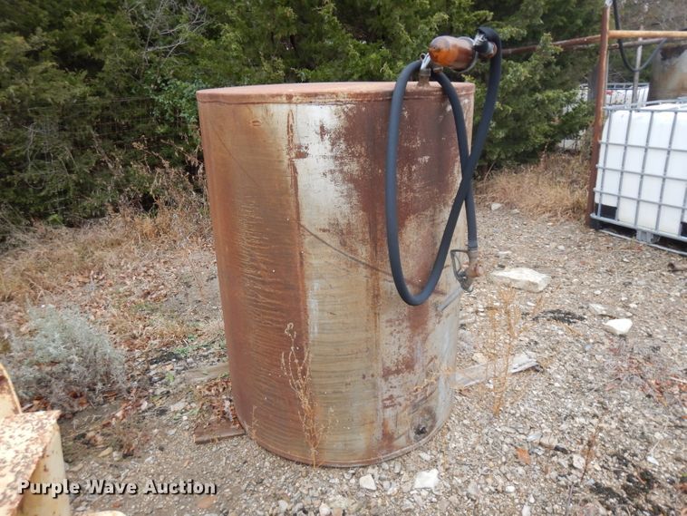 image for item EY9009 (2) fuel tanks