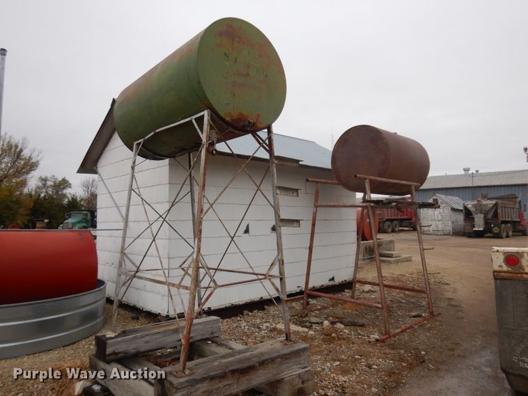 image for item EY9010 (2) fuel tanks