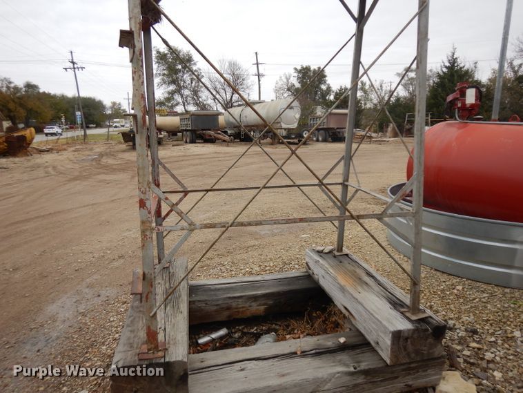 image for item EY9010 (2) fuel tanks