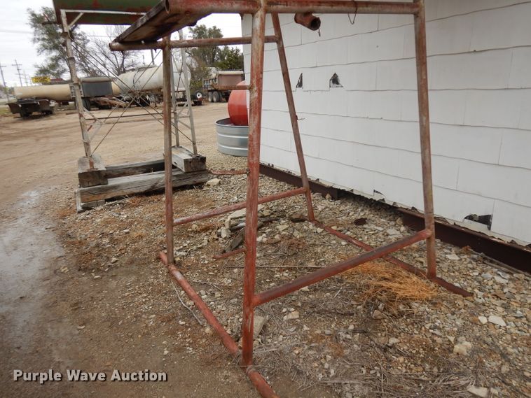 image for item EY9010 (2) fuel tanks