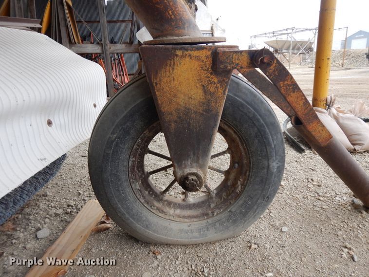 image for item EY9015 W.E. Grace broom