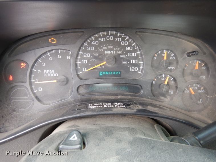 image for item EY9016 2004 GMC Sierra 1500  pickup truck