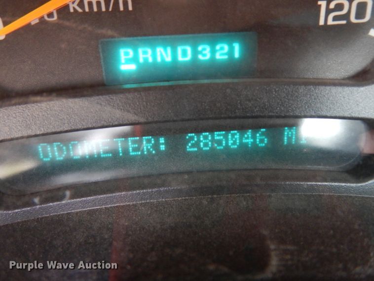 image for item EY9016 2004 GMC Sierra 1500  pickup truck