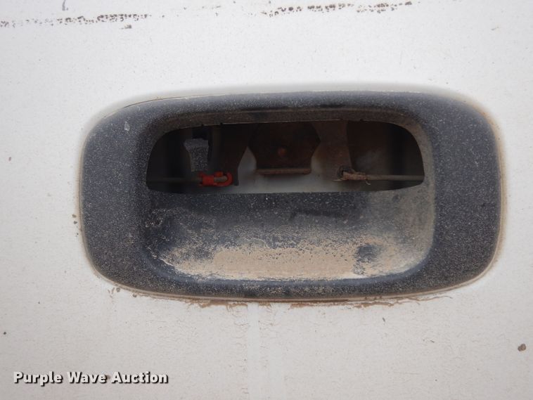 image for item EY9016 2004 GMC Sierra 1500  pickup truck