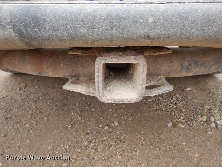 image for item EY9016 2004 GMC Sierra 1500  pickup truck