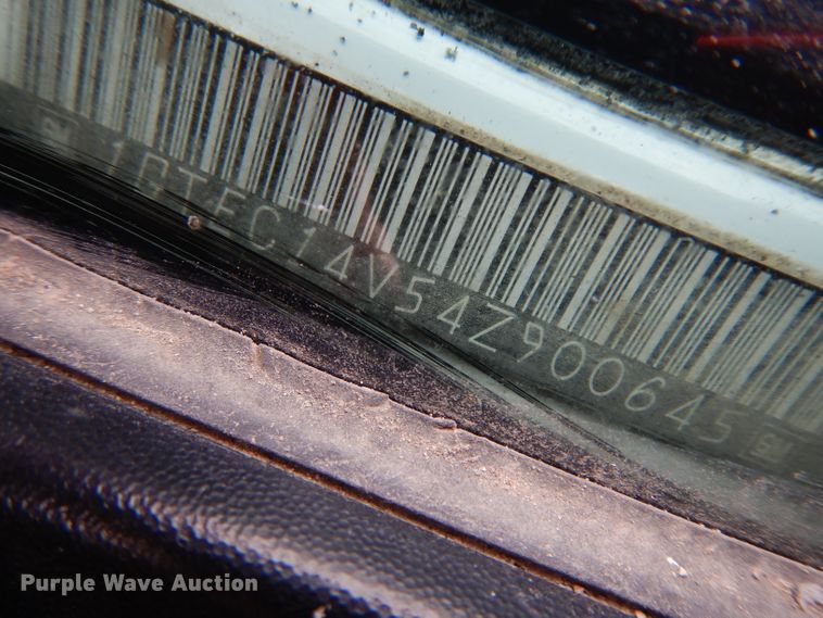 image for item EY9016 2004 GMC Sierra 1500  pickup truck