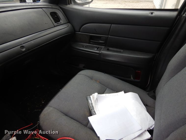 image for item EY9018 2010 Ford Crown Victoria Police Interceptor