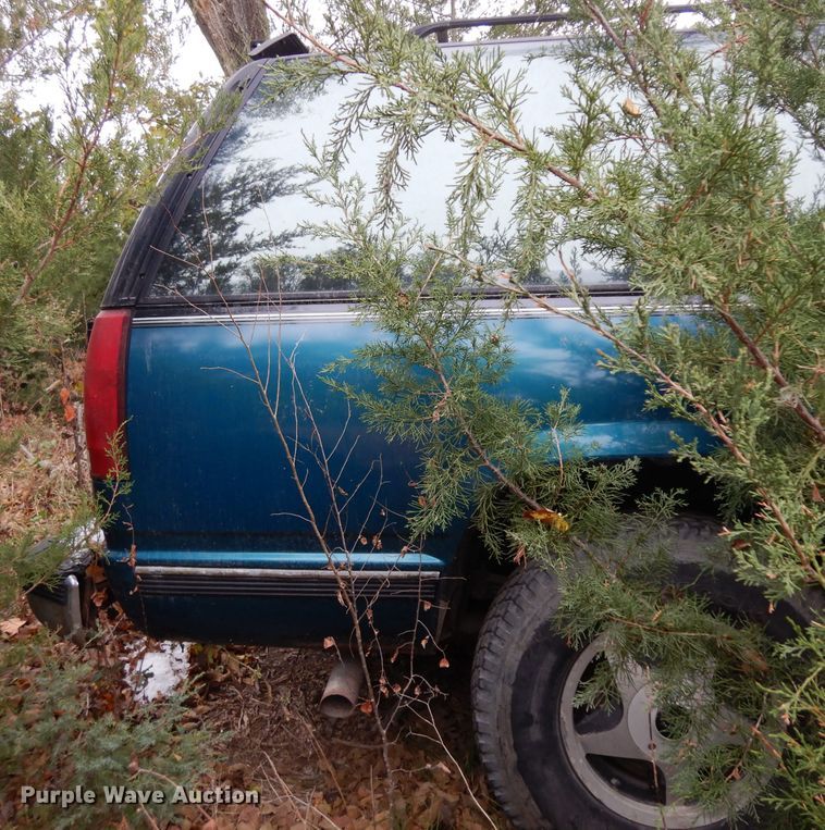 image for item EY9019 1993 Chevrolet Suburban K1500  SUV