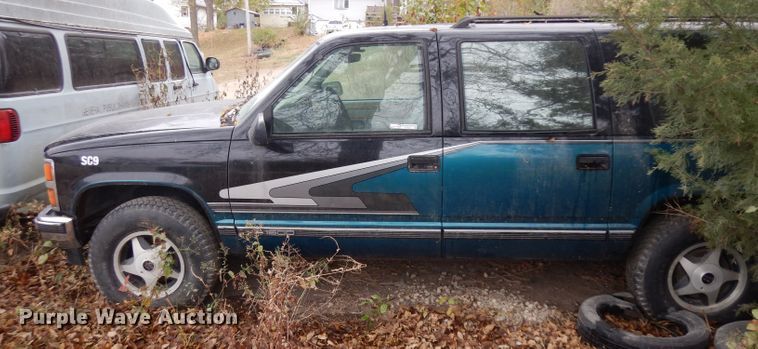 image for item EY9019 1993 Chevrolet Suburban K1500  SUV
