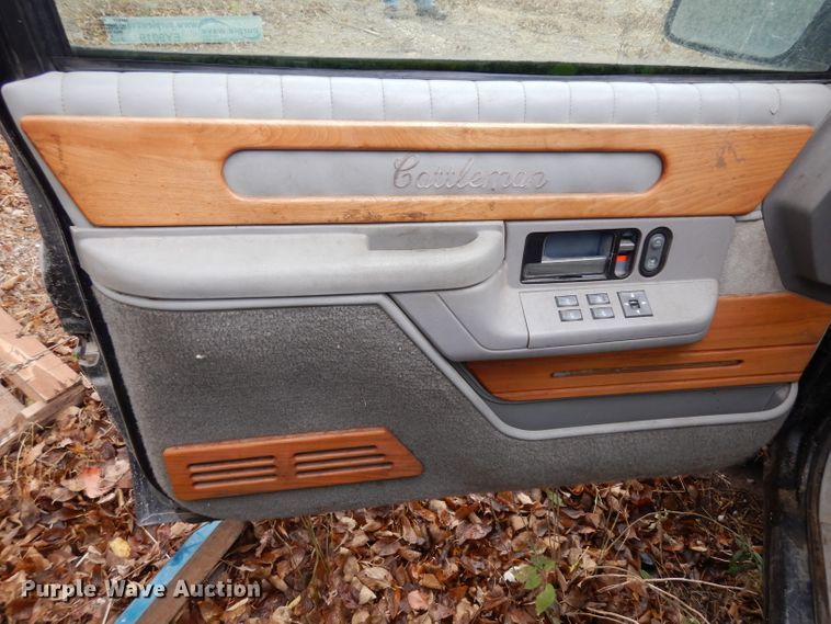 image for item EY9019 1993 Chevrolet Suburban K1500  SUV