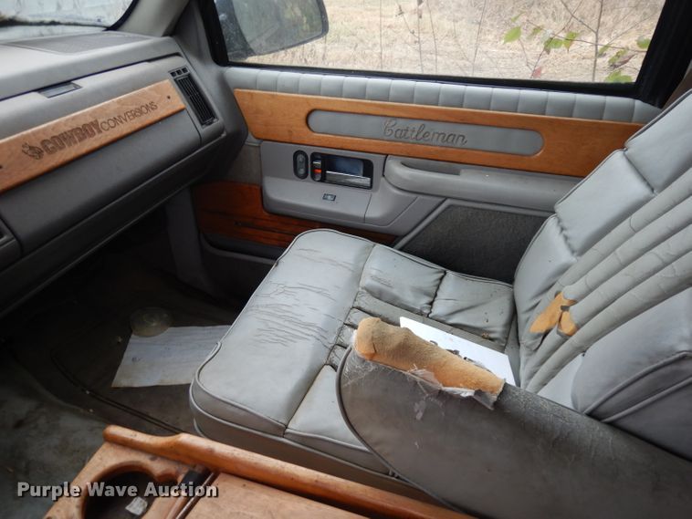 image for item EY9019 1993 Chevrolet Suburban K1500  SUV