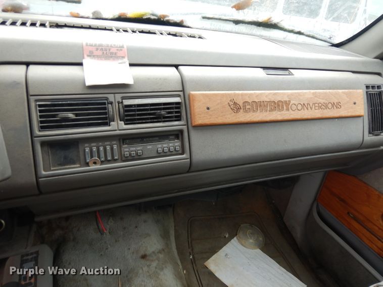 image for item EY9019 1993 Chevrolet Suburban K1500  SUV