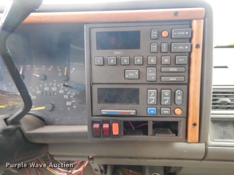 image for item EY9019 1993 Chevrolet Suburban K1500  SUV