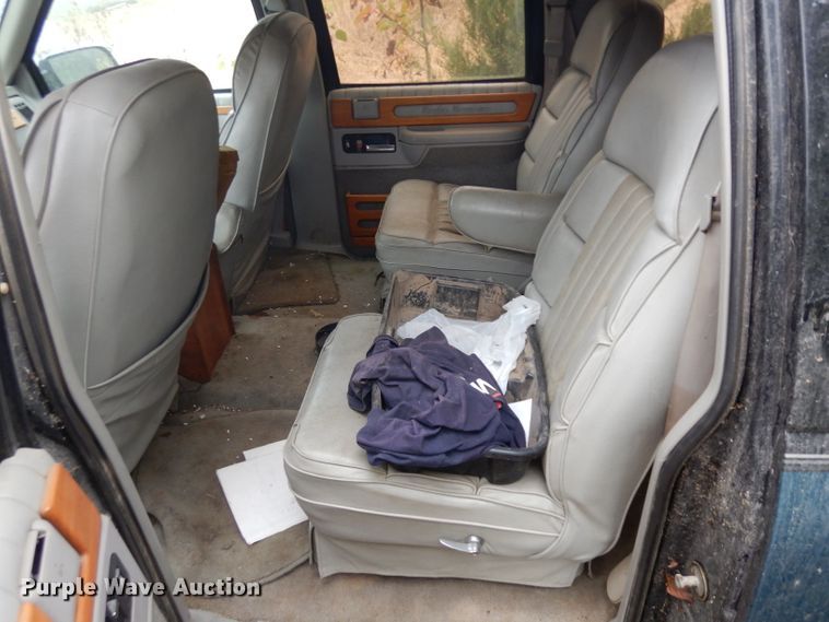 image for item EY9019 1993 Chevrolet Suburban K1500  SUV