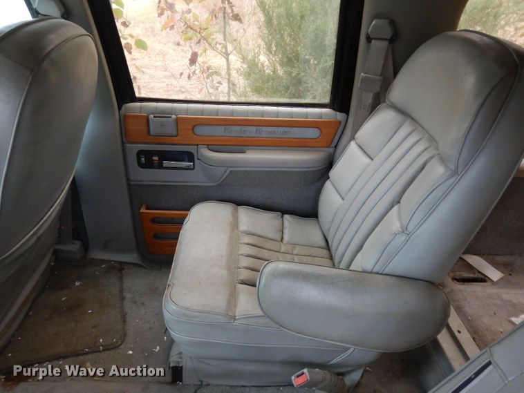 image for item EY9019 1993 Chevrolet Suburban K1500  SUV