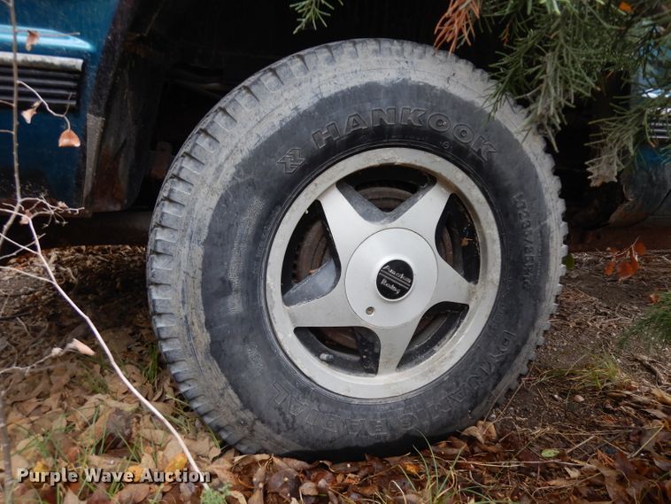 image for item EY9019 1993 Chevrolet Suburban K1500  SUV