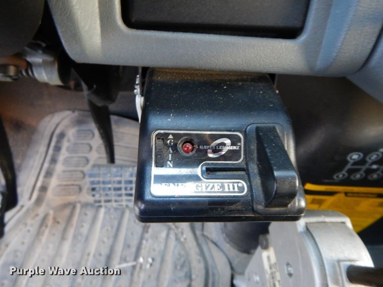 image for item FG9663 2003 International 7400  digger derrick truck