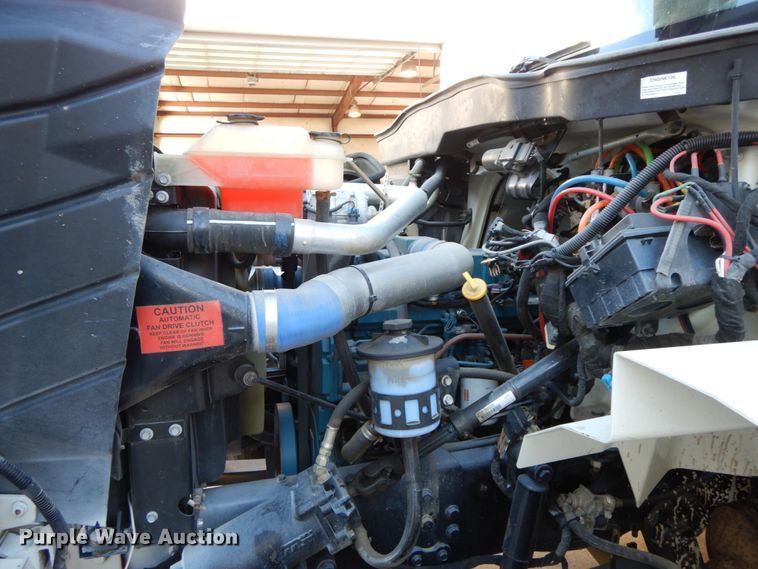 image for item FG9663 2003 International 7400  digger derrick truck