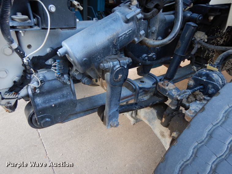 image for item FG9663 2003 International 7400  digger derrick truck