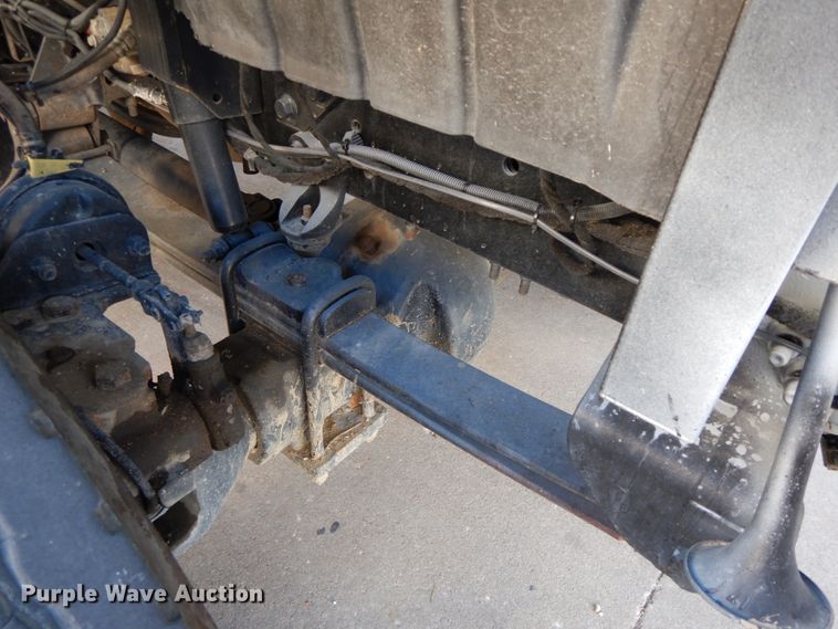 image for item FG9663 2003 International 7400  digger derrick truck