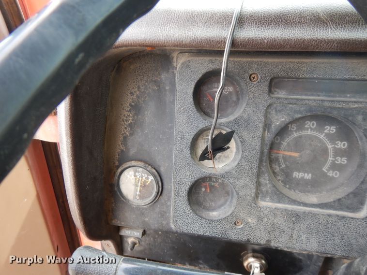 image for item FN9453 1986 International S1700  dump truck