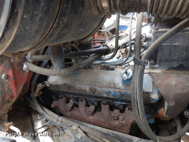 image for item FN9453 1986 International S1700  dump truck