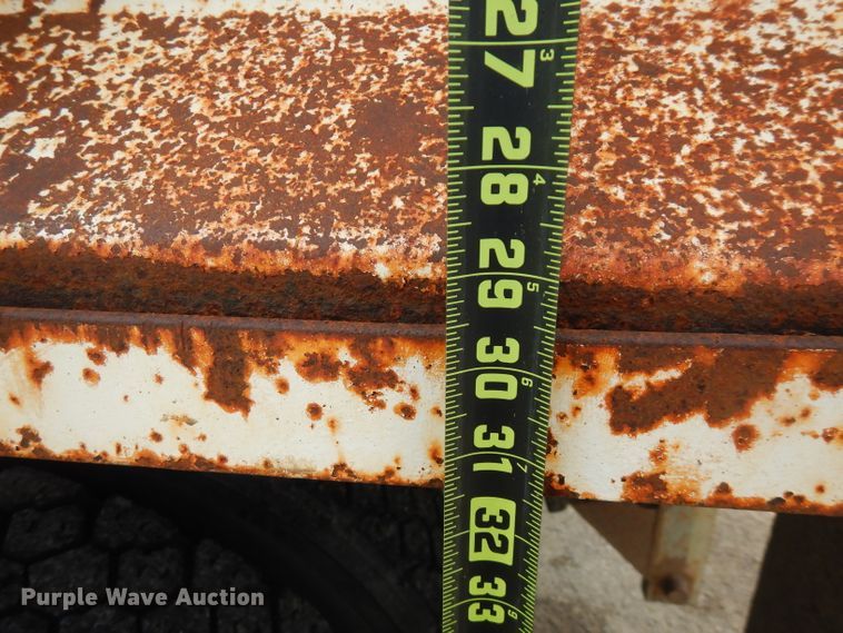 image for item FN9453 1986 International S1700  dump truck