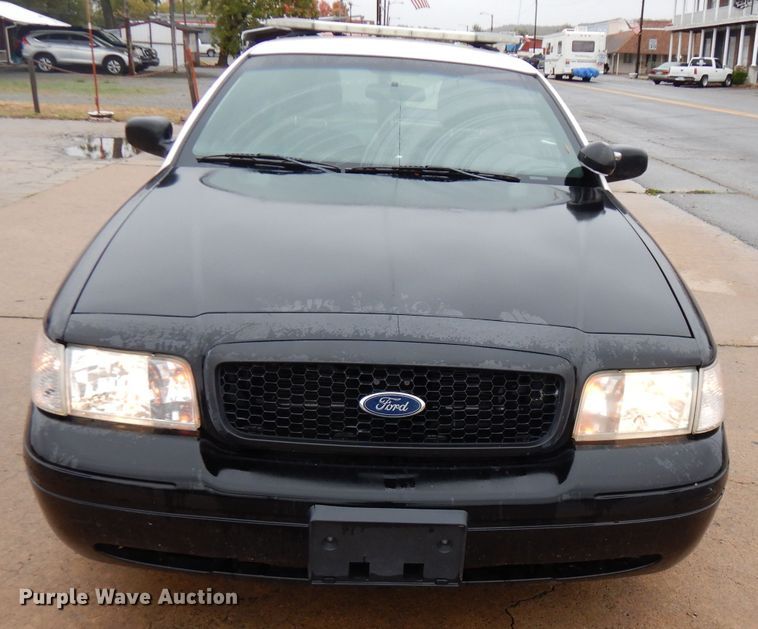 image for item FW9816 2011 Ford Crown Victoria Police Interceptor