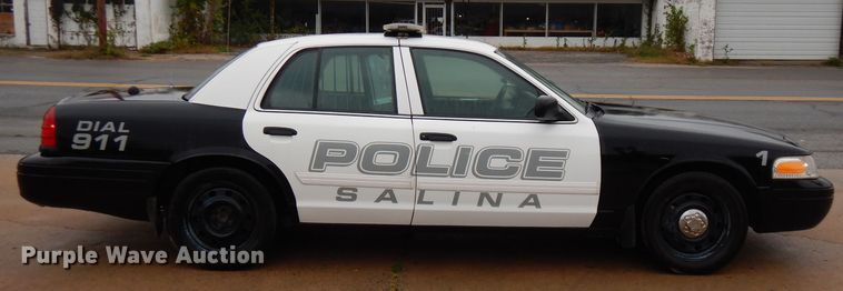 image for item FW9816 2011 Ford Crown Victoria Police Interceptor
