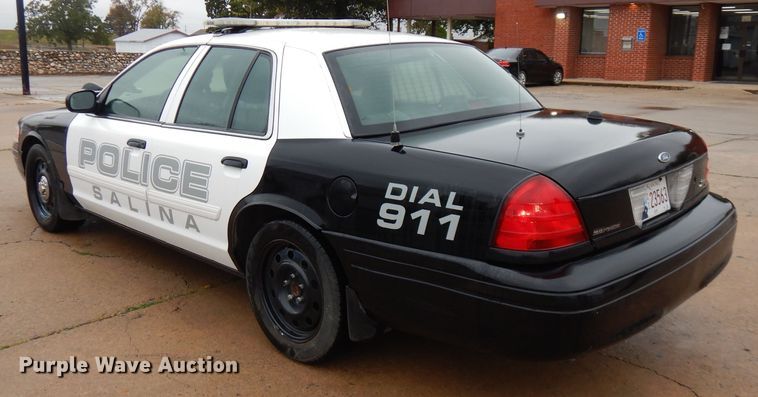 image for item FW9816 2011 Ford Crown Victoria Police Interceptor