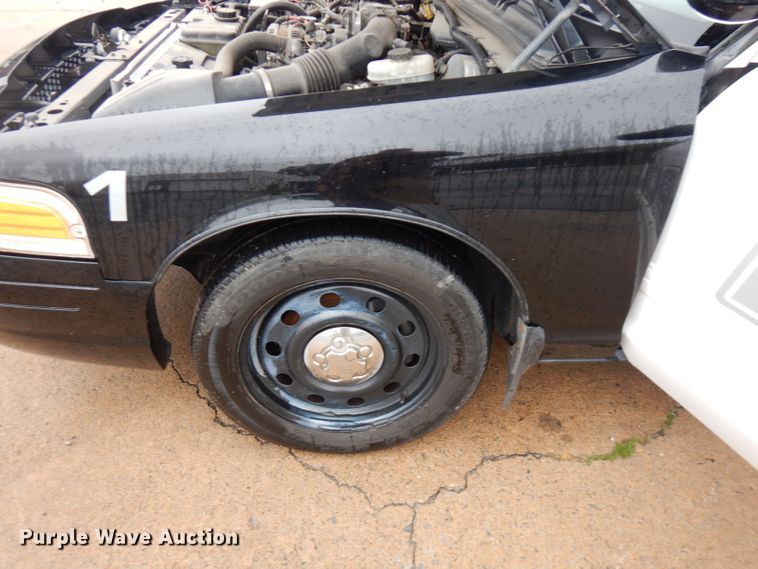 image for item FW9816 2011 Ford Crown Victoria Police Interceptor