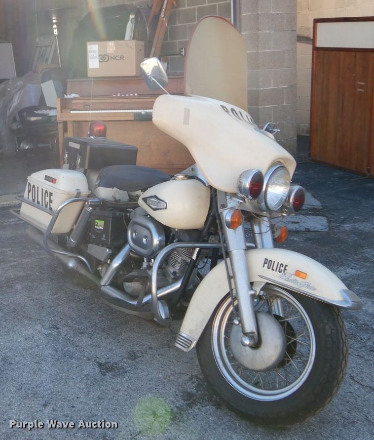 image for item GC9446 1970 Harley Davidson Electra Glide Police motorcycle