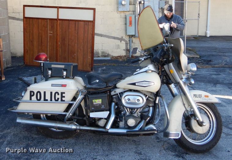 image for item GC9446 1970 Harley Davidson Electra Glide Police motorcycle