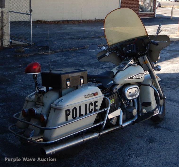 image for item GC9446 1970 Harley Davidson Electra Glide Police motorcycle