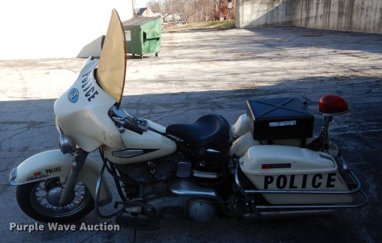 image for item GC9446 1970 Harley Davidson Electra Glide Police motorcycle