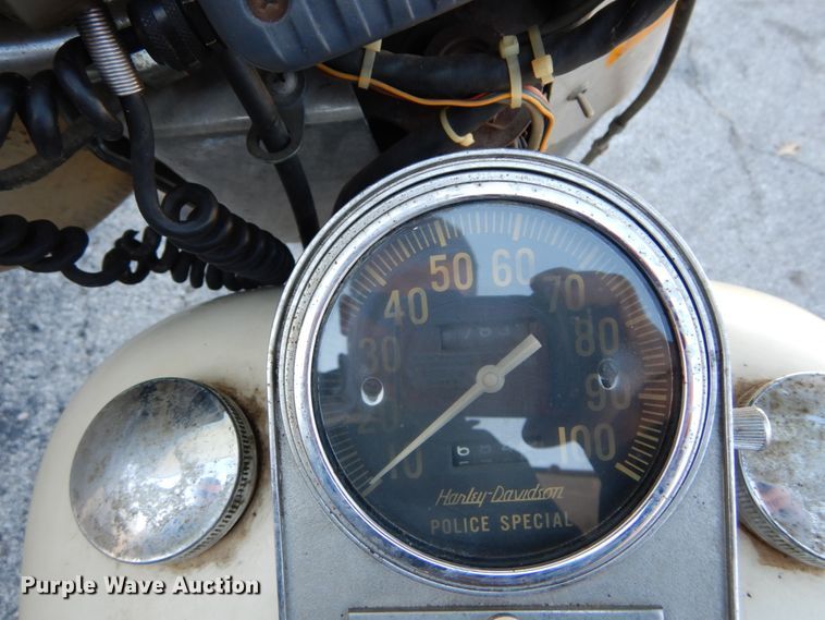 image for item GC9446 1970 Harley Davidson Electra Glide Police motorcycle