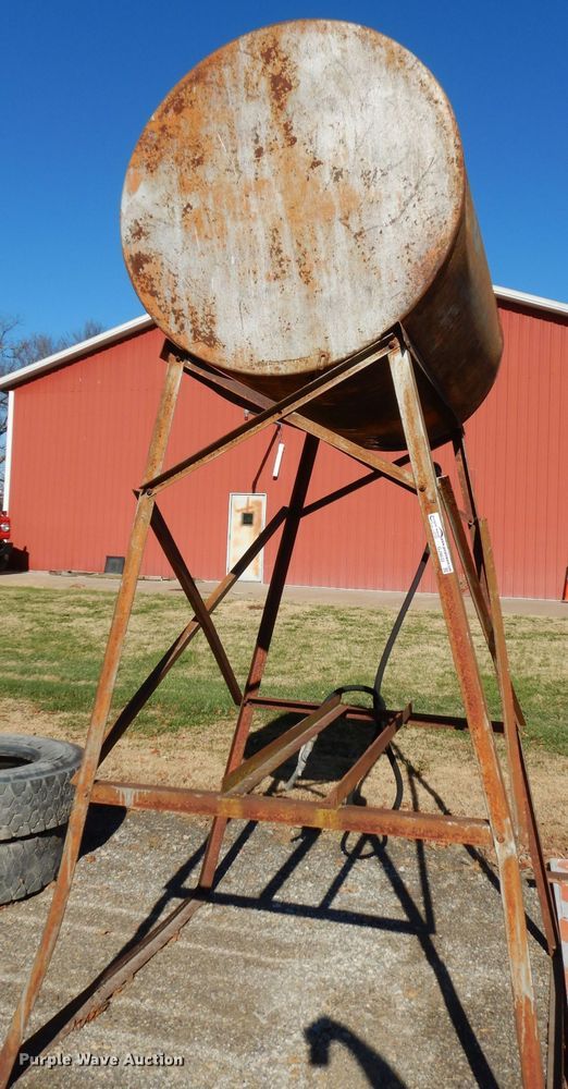 image for item GJ9632 300 gallon fuel tank