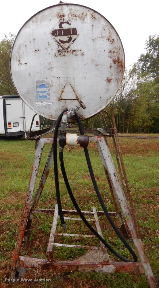 image for item GR9966 300 gallon fuel tank