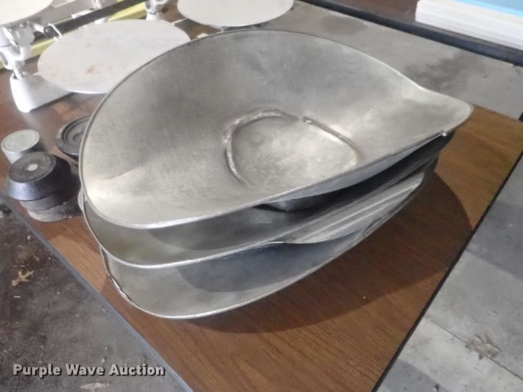 image for item GX9614 Restaurant equipment and supplies