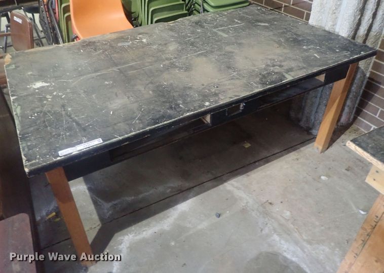 image for item GX9617 Shop table