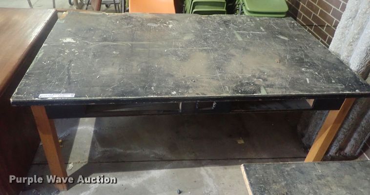 image for item GX9617 Shop table