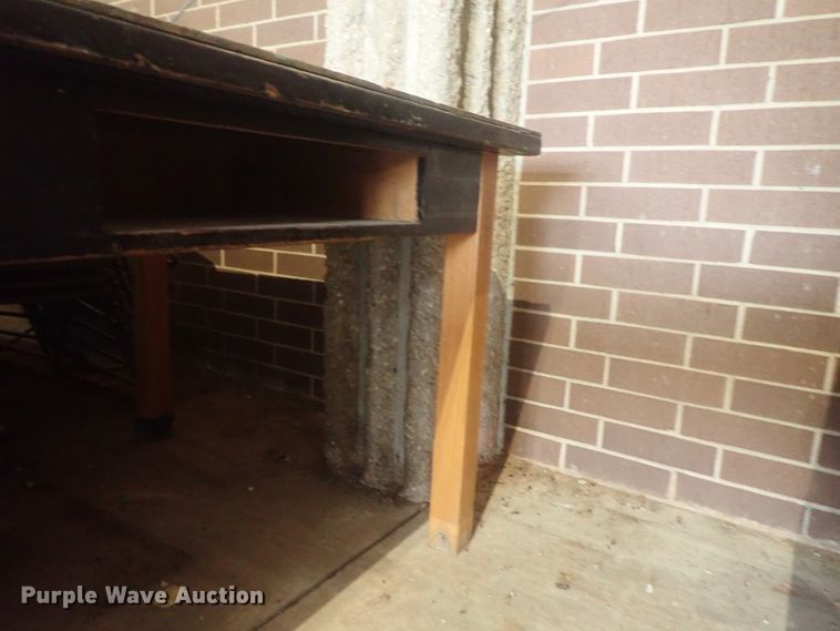 image for item GX9617 Shop table