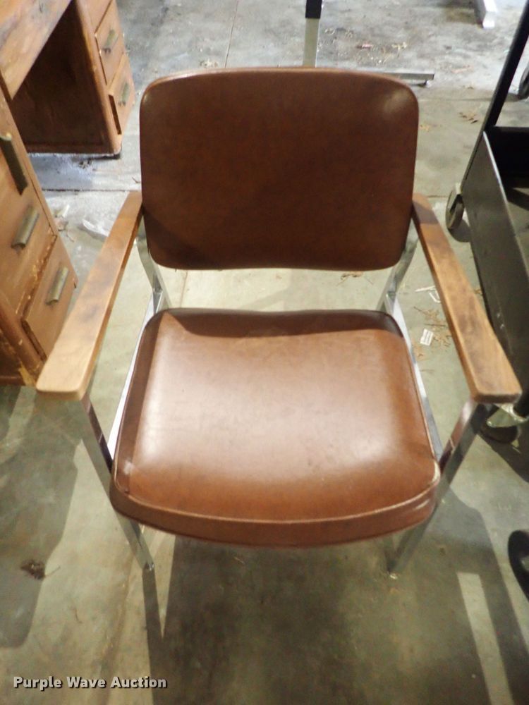 image for item GX9619 Approximately 80 chairs