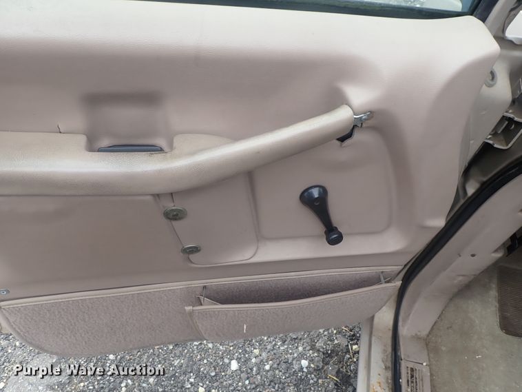 image for item GX9628 1997 Ford Aerostar  van