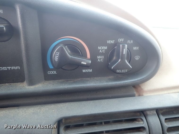 image for item GX9628 1997 Ford Aerostar  van