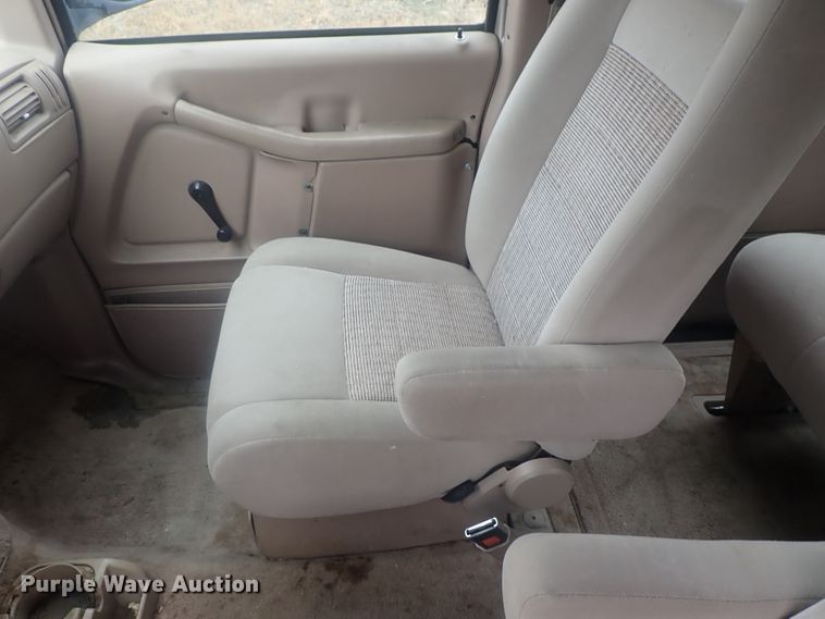 image for item GX9628 1997 Ford Aerostar  van